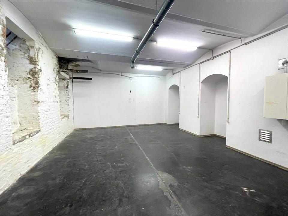 Lagerfläche in sehr guter Lage des 1. Bezirks Nähe Wollzeile zu mieten KEIN PROBERAUM FÜR MUSIKER