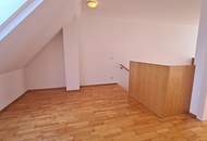 INNSTRASSE, FERNBLICK, unbefristete 97 m2 Dachgeschoß-Maisonette mit Loggia, 2 Zimmer, Komplettküche, Wannenbad, Parketten, gefördert