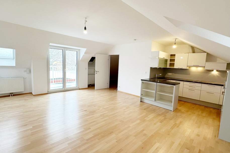 Wohnen im Zentrum von Baden: DG-Wohnung mit Balkon und Stellplatz im Innenhof, Wohnung-miete, 1.700,00,€, 2500 Baden