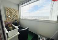 Entspanntes Wohnen in ruhiger Grünlage am beliebten Spallerhof! Großzügig geschnittene 2-Raum-Wohnung mit schöner Loggia! Wunderbarer Ausblick!