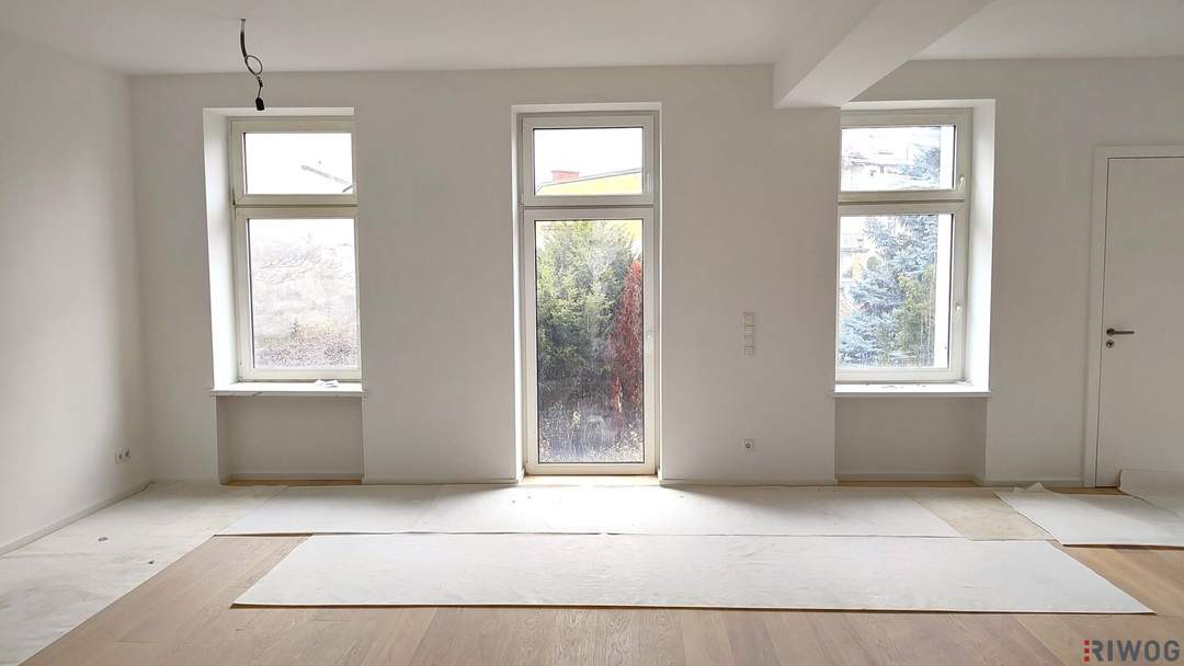 ERSTBEZUG II PERFEKTE 4 ZIMMER MIT RIESIGEM HOFSEITIGEN BALKON / IDEALER GRUNDRISS - WOHNKÜCHE + 3 GETRENNT BEGEHBARE SCHLAFZIMMER / NÄHE SCHÖNBRUNN UND U3