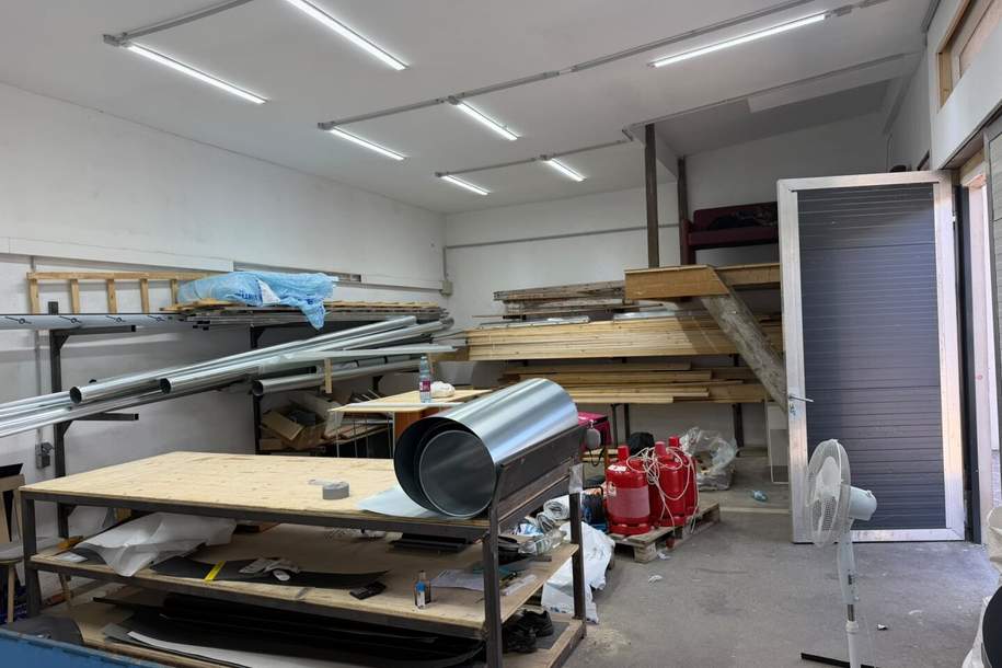 Sehr schöne, sonnige Halle, Lager, Werkstatthalle mitten in Areal200 PROVISIONSFREI!!!, Gewerbeobjekt-miete, 650,00,€, 2601 Wiener Neustadt(Land)