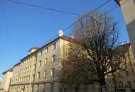 3 Zimmer-Wohnung ZUM SANIEREN, HELL und RUHIG!