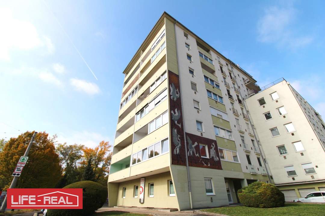 Praxis- & Bürofläche mit Top-Infrastruktur in Linz-Kleinmünchen, incl. drei Lagergaragen