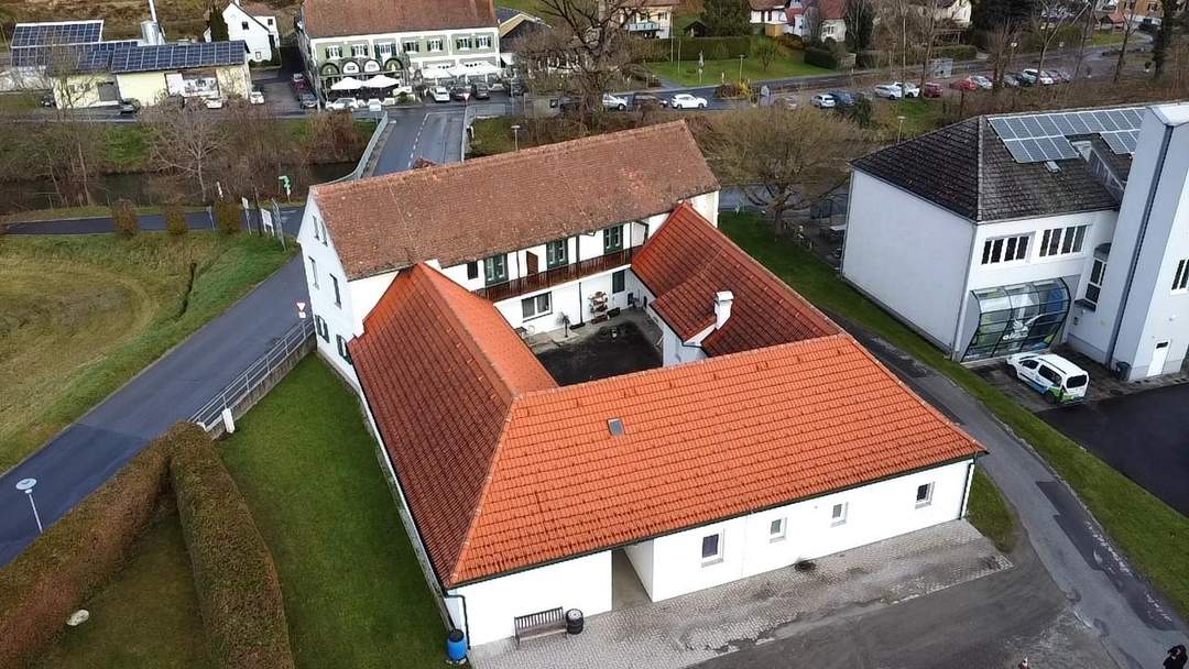 Haus mit 8 Wohneinheiten im begehrten St. Johann bei Herberstein am Stubenbergsee mit 16 Parkplätzen.