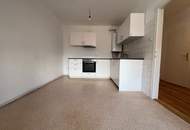 HELLE und RUHIGE Wohnung - ZWEI Zimmer im DG