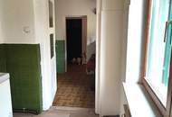 PRIVAT - entzückendes Haus, ruhige Lage Pottenstein bei Wien - zentraler Wohnbereich saniert, oberer Garten mit schöner Aussicht. (Provisionsfrei)