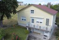 Unterkellertes Einfamilienhaus mit Garage und Obstbaumbestand