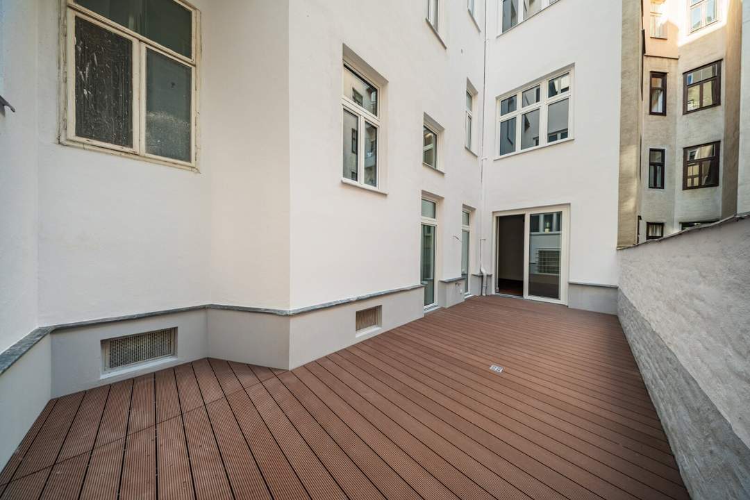 Hofseitiger Erstbezug mit großer Terrasse nächst Donaukanal und Servitenviertel