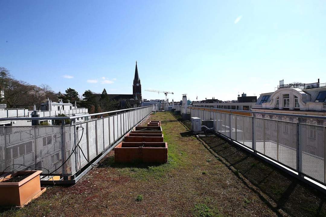 TOP PREIS - KEINE SCHRÄGEN !!! - Wohnfläche ca. 128,61 m² voll nutzbar - 1 Gartenterrasse + 5 Terrassen + 1 Garagenplatz im Eigentum