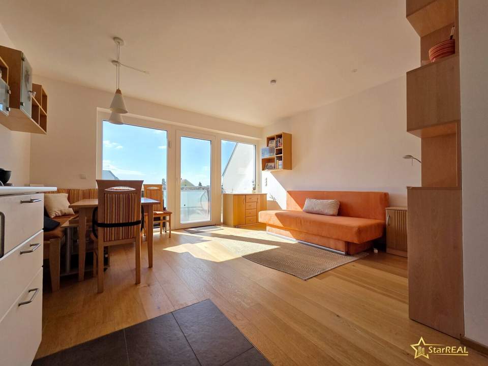 SENSATIONSPREIS! LICHTDURCHFLUTETE DACHGESCHOSSWOHNUNG MIT TERRASSE, TIEFGARAGENPLATZ &amp; PERFEKTEM GRUNDRISS – NUR 400 METER BIS WIEN!