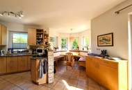 Gepflegtes Familienhaus, energieeffiziente Bauweise, Doppelgarage, Erdwärmeheizung