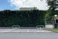 2 absperrbare neben einander liegende Freiparkplätze - extra breit! Das lästige Parkplatzsuchen hat ein Ende! Sofort verfügbar!