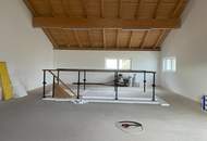 Mehrfamilienhaus mit Garage/Lager/Büro - Dorfwidmung