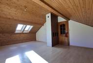 Charmantes Zweifamilienhaus in Alleinlage