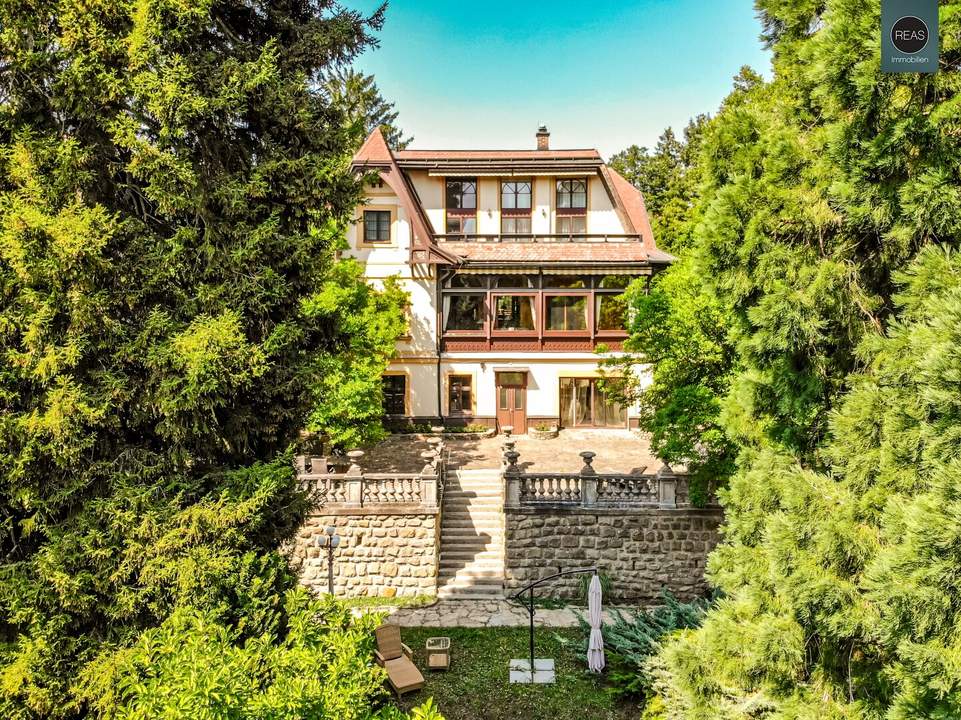 Villa Elfi: Klassische Villa mit Traumgrundstück in Tullnerbach-Lawies!