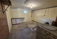 GEPFLEGTES EINFAMILIENHAUS MIT GARAGE UND SCHÖNEM GARTEN