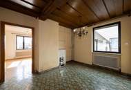 Charmantes Zweifamilienhaus mit traumhaftem Garten und Garage in Christkindl