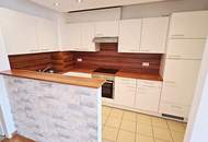 HOLBEINGASSE, UNBEFRISTET, 89 m2 Altbau mit 6 m2 Balkon, Wohnküche, 2 Zimmer, Wannenbad, Parketten, 4. Liftstock