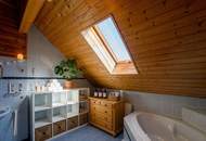 Ein Zuhause zum Wohlfühlen: Großzügiges Holzblockhaus mit Garten und moderner Haustechnik