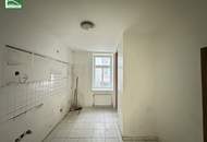 Renovierungsbedürftige Erdgeschoss-Wohnung in Hofruhelage nahe U4 und U6! Grenze zum 6. und 12. Bezirk!