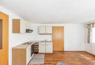 Haus mit zwei Einheiten, großzügigem Garten und viel Stauraum