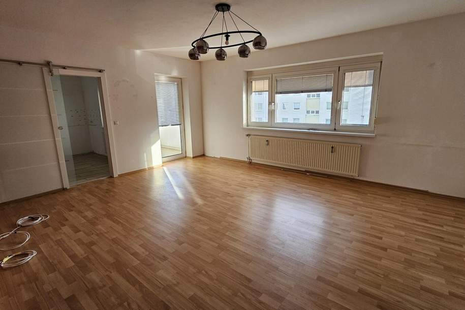 Großzügige 3 Zimmerwohnung mit Rundgang und Loggia, Wohnung-miete, 946,66,€, 8600 Bruck-Mürzzuschlag