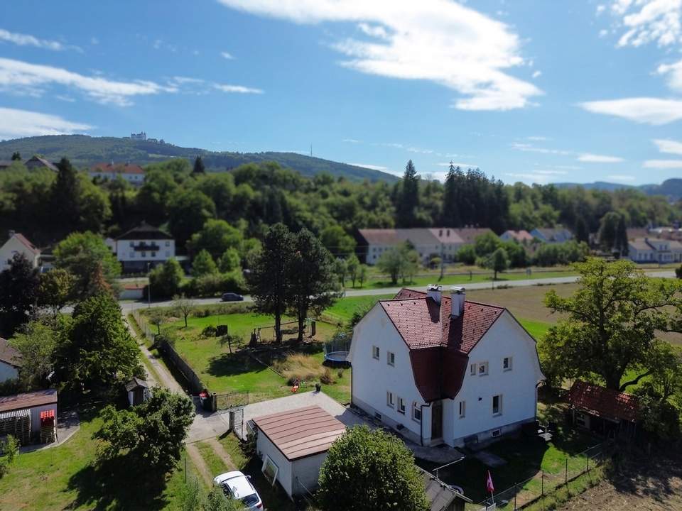 Saniertes Einfamilienhaus mit großzügigem Garten und sonniger Lage in Rosenau
