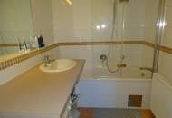 1190! Entzückendes, voll möbliertes DG mit zwei Terrassen und Tiefgaragenplatz!