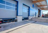 Halle mit Verladerampen