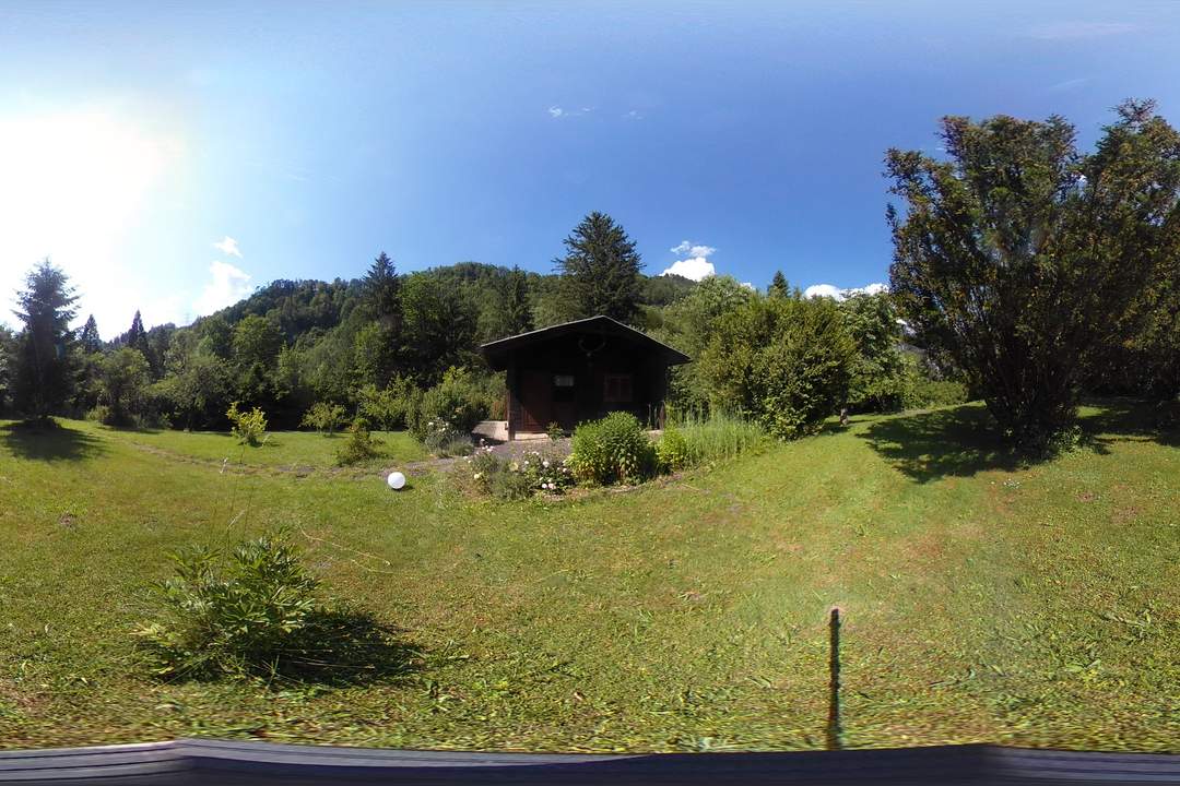 ***Natur pur: Charmante Gartenhütte mit Bachlauf auf 2000m² in ruhiger Lage***