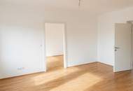 Sonnige, teilsanierte 2-Zimmer-Wohnung mit traumhaftem Grünblick!