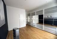 HELLES 2-ZIMMER-APARTMENT IN MODERNISIERTEM ALTHAUS