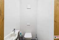 Stilvolle Villa mit gepflegtem Garten und großzügiger Garage