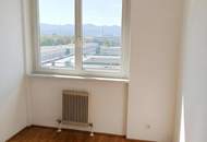 6 Zimmer Wohnung (Mieter Firma ) mit sehr guter Rendite