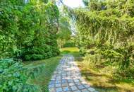 Grüne Oase in Prestige-Lage, Stilvilla mit ca. 1.600 m² Grund, Gästehaus, 2 Garagen und großem Pool