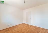 Hochwertige Erstbezugs-Wohnung mit großem Hof-Balkon und Küche nahe Schönbrunn!
