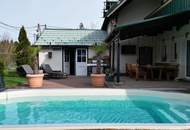 Exklusives Einfamilienhaus mit Pool, großem Garten und Doppelgarage | ZELLMANN IMMOBILIEN