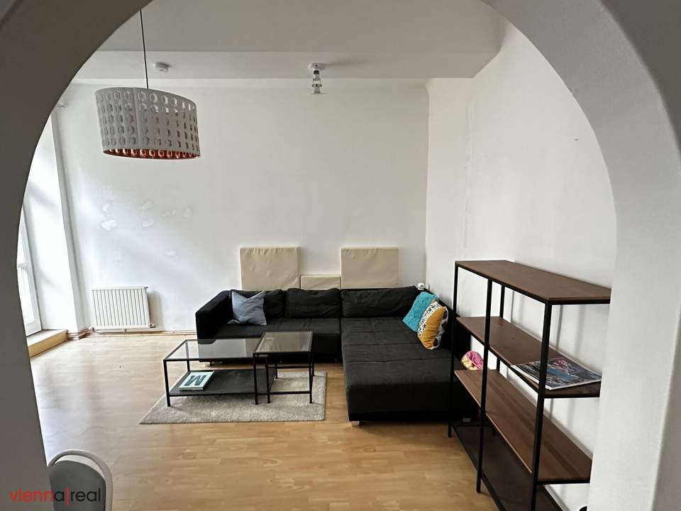 BALKONWOHNUNG in repräsentativem Altbauhaus: moderne 2-Zimmer-Wohnung mit LIFT, Südwestausrichtung, Fahrradabstellplatz, 250m zur U-Bahn