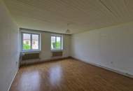 GROSSZÜGIGES LANDHAUS MIT GESCHLOSSENEM INNENHOF UND NEBENGEBÄUDEN IN PARADIESISCHER GRÜNRUHELAGE MIT GROSSEM GRUNDSTÜCK