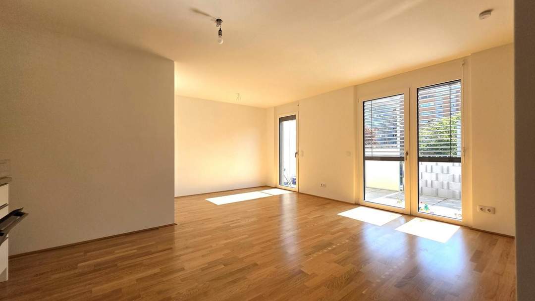 Großzügige Neubauwohnung mit Kühlung und großem, sonnigen Balkon