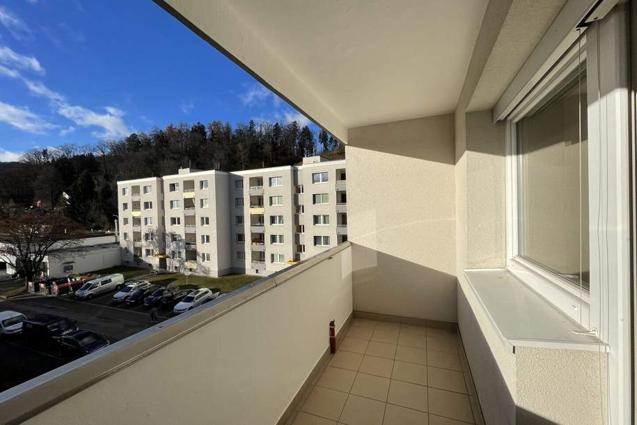 Familienfreundliche 3 Raum-Wohnung mit sonniger Loggia in toller Lage ab 01.11.2026 verfügbar, Wohnung-miete, 886,92,€, 8700 Leoben