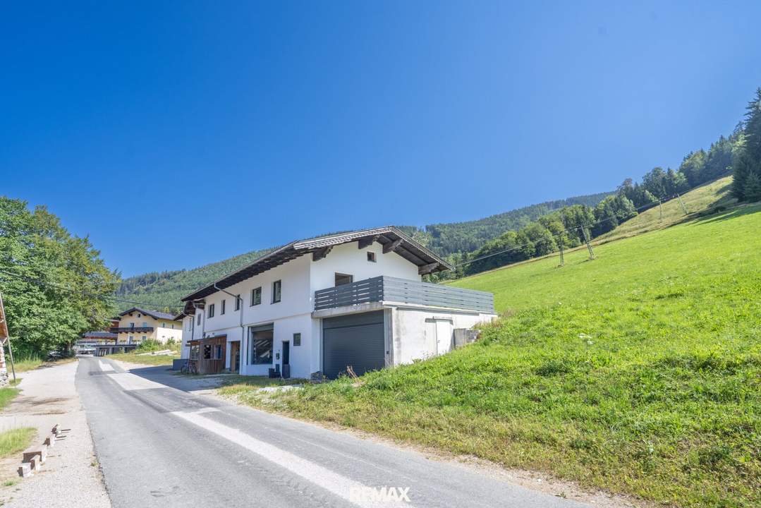Zwei Epochen. Großzügiges Einfamilienhaus mit Altbestand - in Faistenau