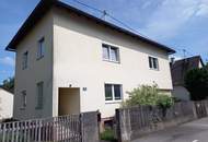 Parkähnlicher 1.168 m² großer Garten mit Pool samt Ein-/Zweifamilienhaus zum Renovieren in ruhiger, sonniger Lage!