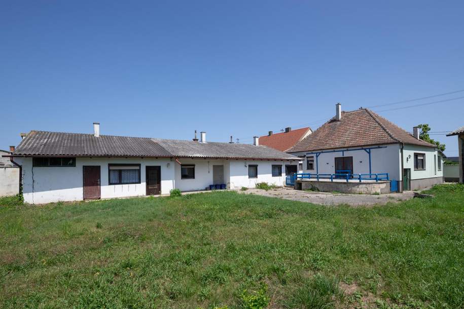 Ein - Mehrfamilienhaus mit Zusatzgebäude und Garagen, Haus-kauf, 295.000,€, 7062 Eisenstadt-Umgebung