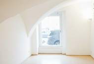 GESCHÄFTSLOKAL / BÜROLOKAL AM HOF