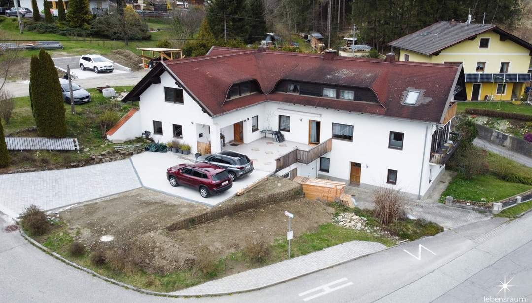 Ein Haus, viele Möglichkeiten – Großzügiges Mehrparteienhaus in idyllischer Lage in Pusarnitz.