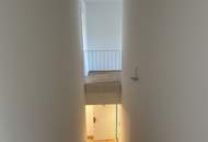 MARINA TOWER - Exklusive 4-Zimmer-Wohnung mit Loggia und sonnigem Balkon