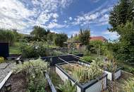 Wohnhaus mit liebevoll gestalteten Garten im Grünland