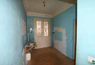 Sanierungsbedürftige 2-Zimmer-Altbauwohnung mit Entwicklungspotenzial – ca. 46 m² in zentraler Lage